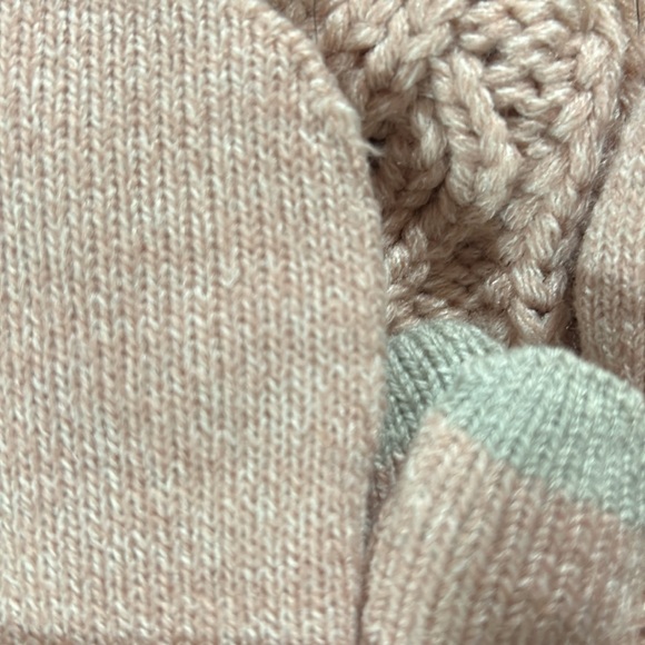 Beanie mitten set. - Picture 2 of 6